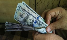 ارتفاع أسعار الدولار في بغداد واستقرارها في أربيل