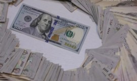 مع الإغلاق... ارتفاع أسعار الدولار في الأسواق العراقية