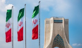 إيران تبدي استعدادها للوساطة في محادثات يمنية سعودية وترفض الحصار الامريكي